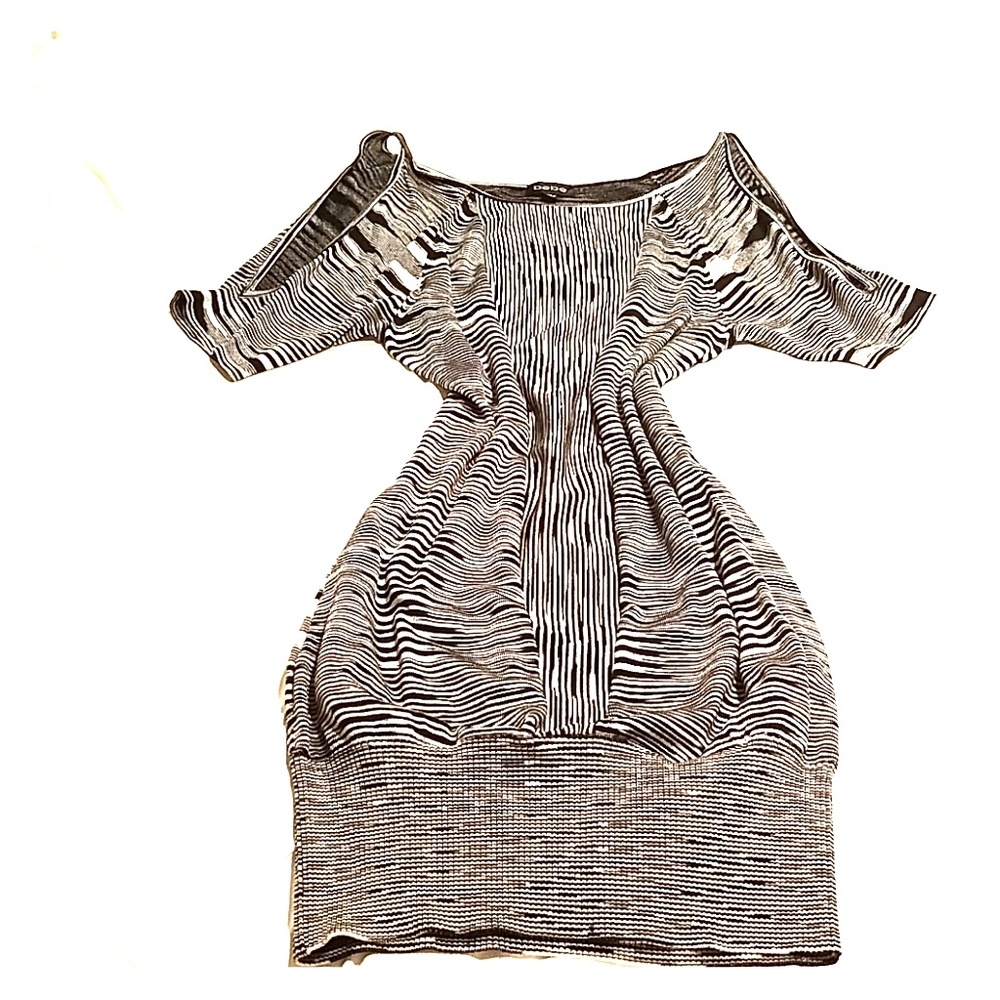 Bebe Dress - Picture 2 of 3